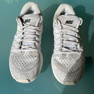 Women’s Nike running shoes ZOOM VOMERO 11